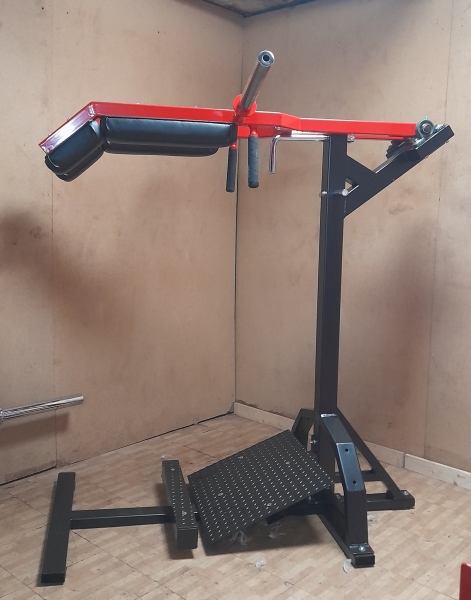 Squat-Calf Station 
