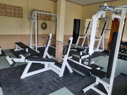 Fully-Equipped-Gym-in-Tak-2